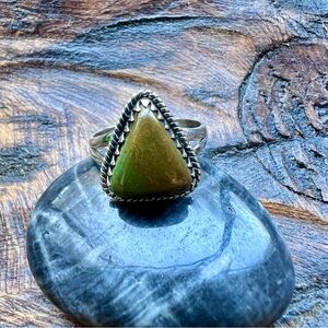 925 Sterling Silver & Green Kingman Turquoise Ring – Size 8.5